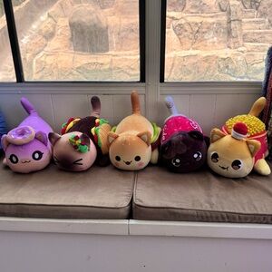 5 Aphmau plushies